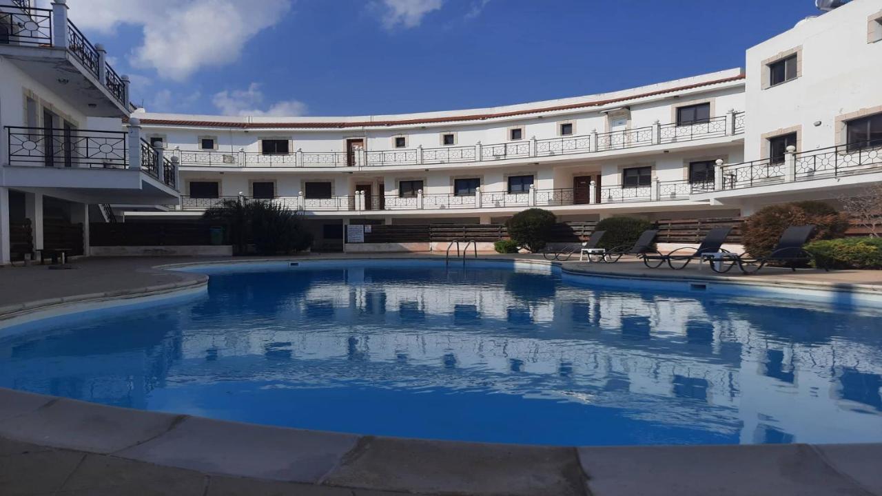 Paramount Gardens Resorts C201 Lárnaca Exterior foto